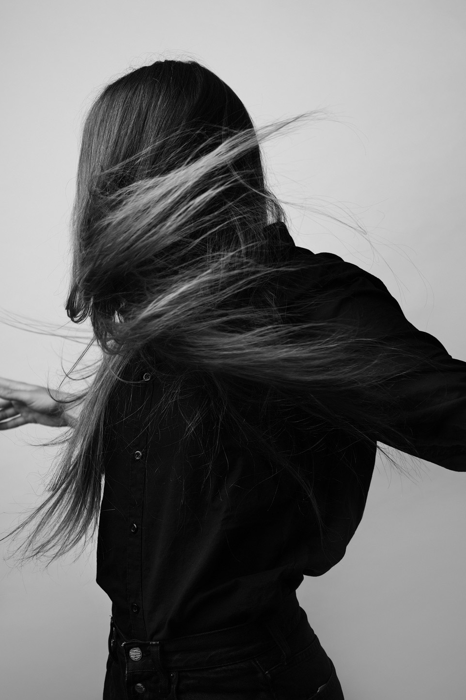 Fashion Editorial Fotografie Model Dasha, Schwarz Wei&szlig;, Dominique Hammer Fotograf Wien