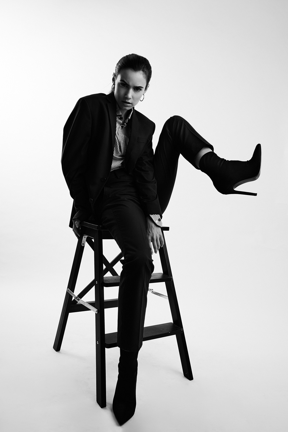 Fashion Editorial Fotografie Model Sophie, Schwarz Wei&szlig;, Dominique Hammer Fotograf Wien
