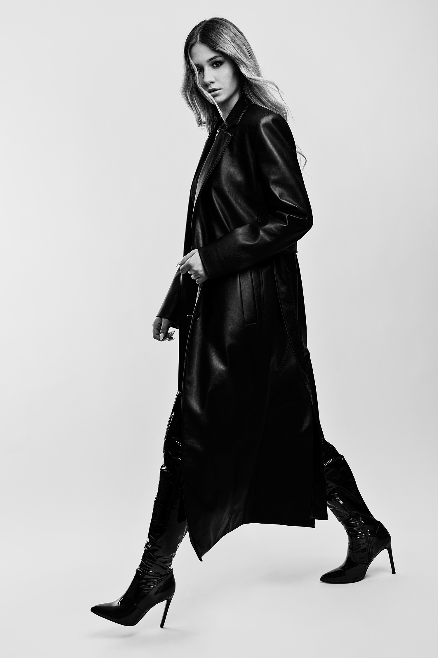 Portrait Editorial Fotografie Iris von Cyrus Models, Schwarz Wei&szlig;, Dominique Hammer Fotograf Wien