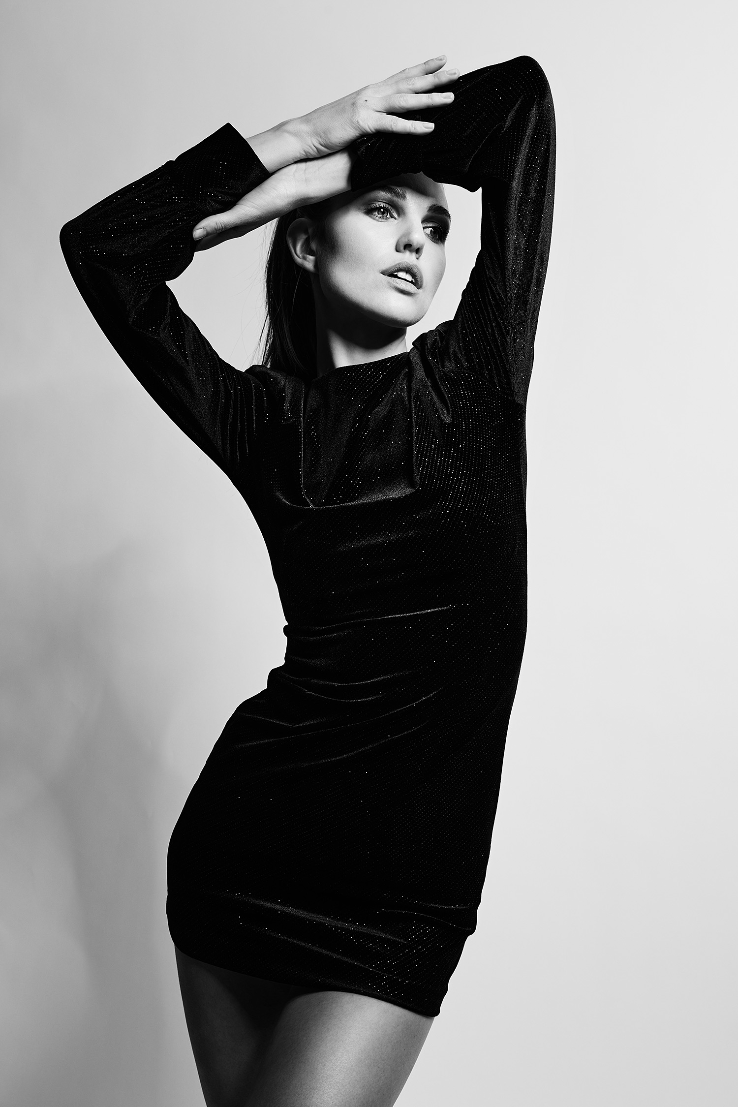 Fashion Editorial Fotografie Model Frederika, Schwarz Wei&szlig;, Dominique Hammer Fotograf Wien