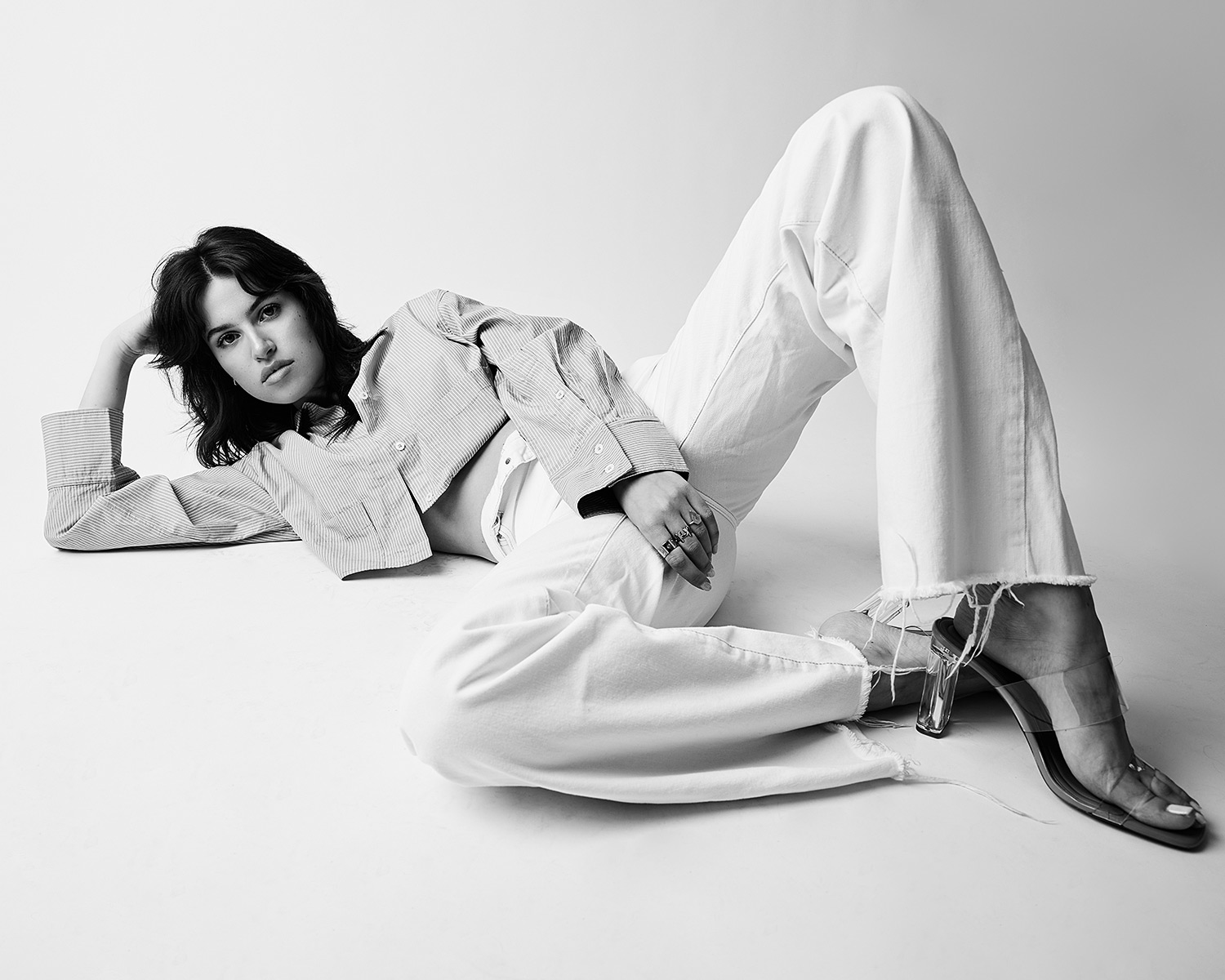 Fashion Editorial Fotografie Model Miriam von Look Models, Schwarz Wei&szlig;, Dominique Hammer Fotograf Wien