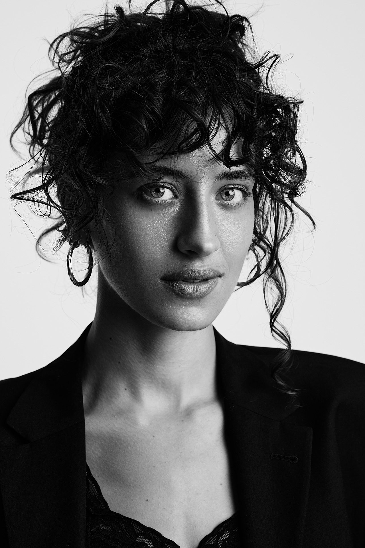 Fashion Editorial Fotografie Model Luiza von Wiener Models, Schwarz Wei&szlig;, Dominique Hammer Fotograf Wien