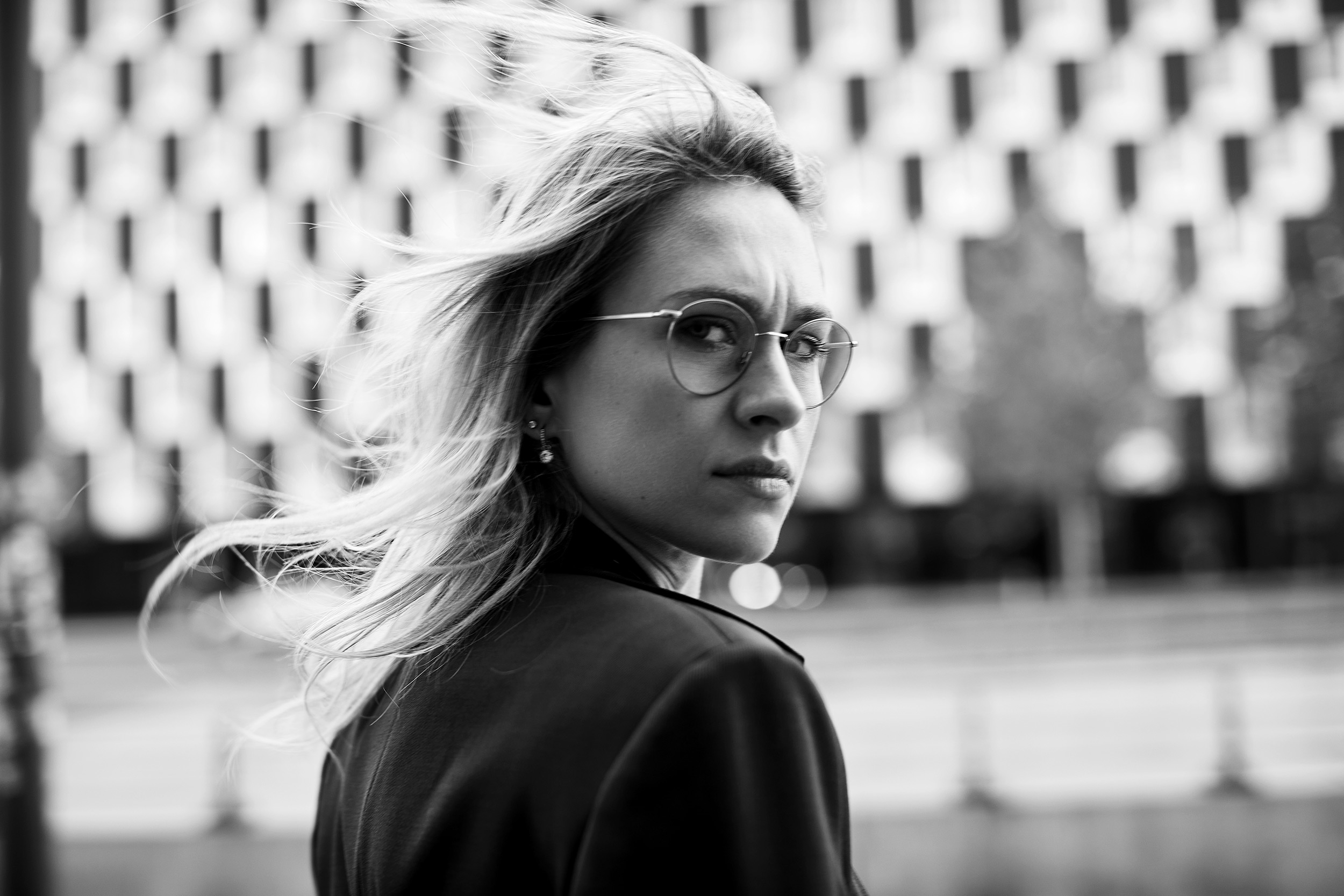 Portraitfotografie von Lilliane Zillner, Schauspielerin, Schwarz Wei&szlig;, Dominique Hammer Fotograf Wien