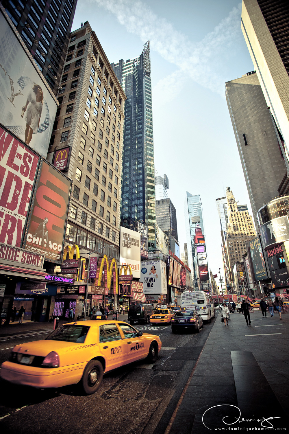 Taxis am Times square von New York von Fotograf Dominique Hammer