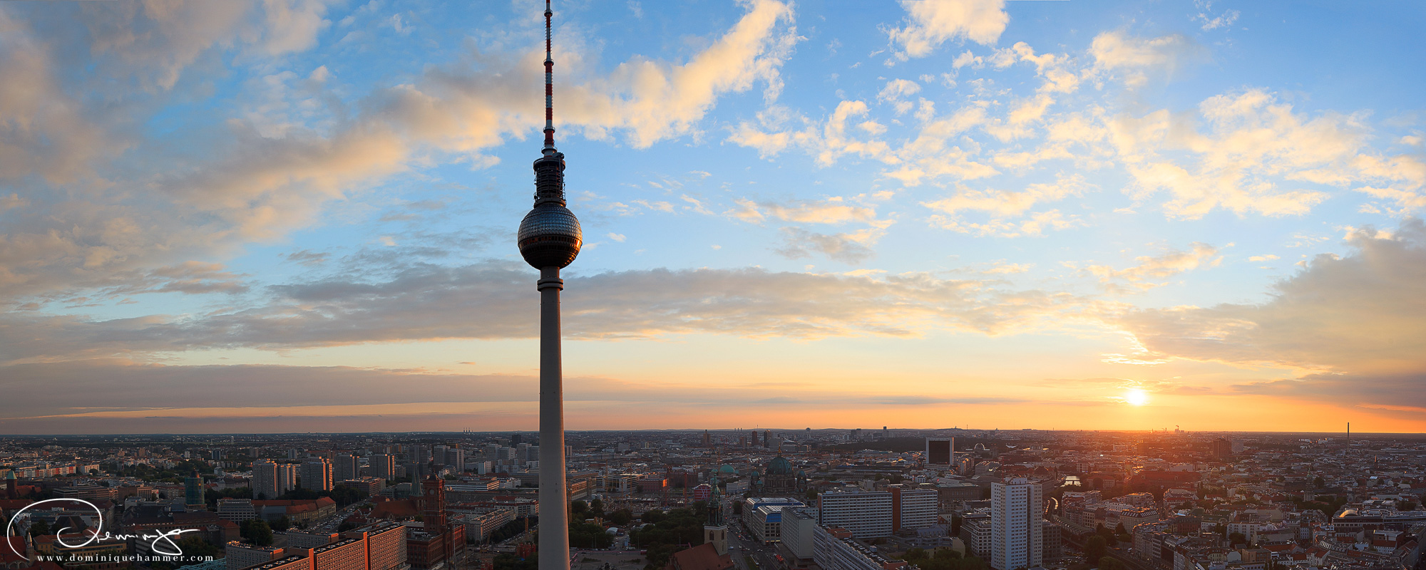Panorama mit dem Fernsehturm in Berlin von Fotograf Dominique Hammer