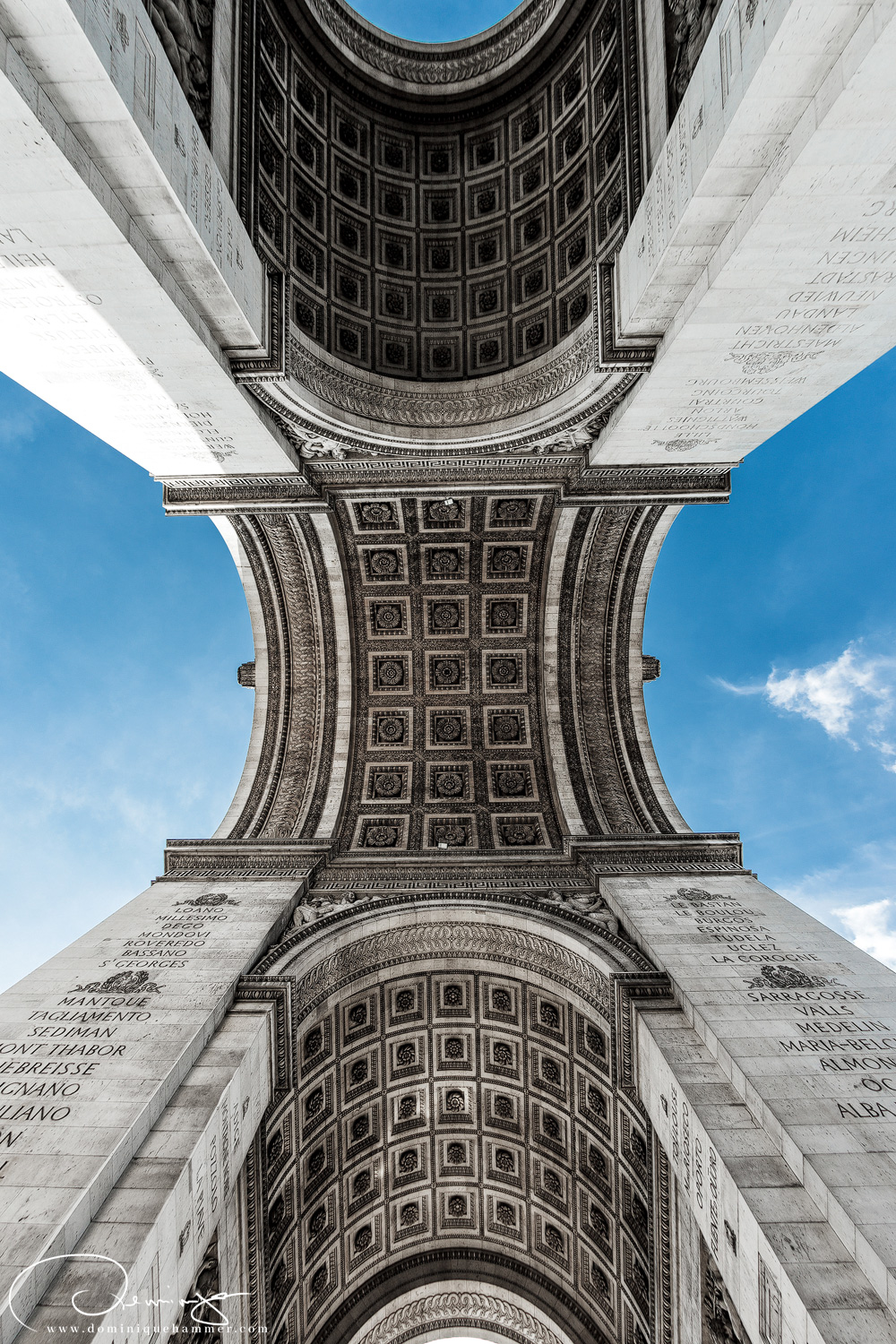 Der Arc de Triumphe in Paris bei Abendstimmung, von Fotograf Dominique Hammer